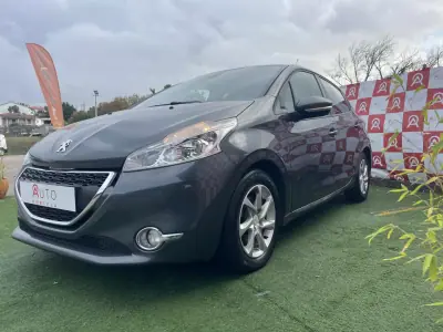 Peugeot 208 2012 - 4490 EUR, 425090 km - AUTO.MOTO.pt - 425090km - foto 5 de 15