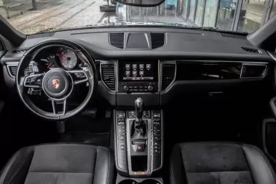 Porsche Macan 2018 - 54990 EUR, 99798 km - AUTO.MOTO.pt - 99798km - foto 40 de 45
