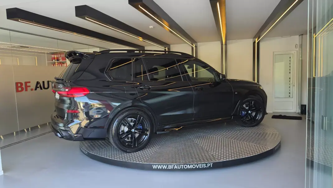 BMW X7 2022 - 65900 EUR, 194444 km - AUTO.MOTO.pt - 194444km - foto 4 de 72