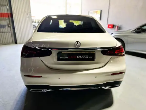 Mercedes-Benz E 200 2021 - 32000 EUR, 160340 km - AUTO.MOTO.pt - 160340km - foto 4 de 49