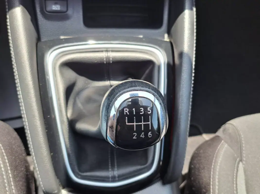 Nissan Qashqai 2019 - 18750 EUR, 92563 km - 92563km - foto 45 de 50