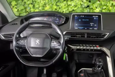 Peugeot 5008 2019 - 16900 EUR, 272000 km - AUTO.MOTO.pt - 272000km - foto 16 de 18