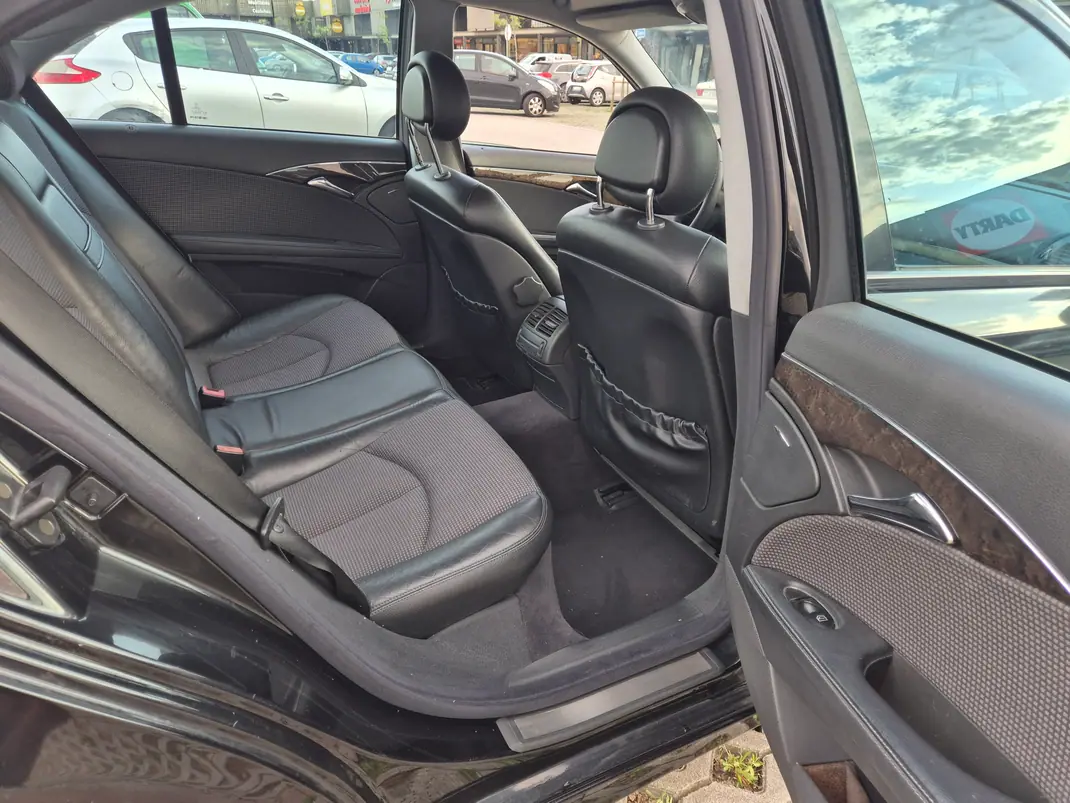 Mercedes-Benz E 220 2003 - 4900 EUR, 490000 km - AUTO.MOTO.pt - 490000km - foto 7 de 16