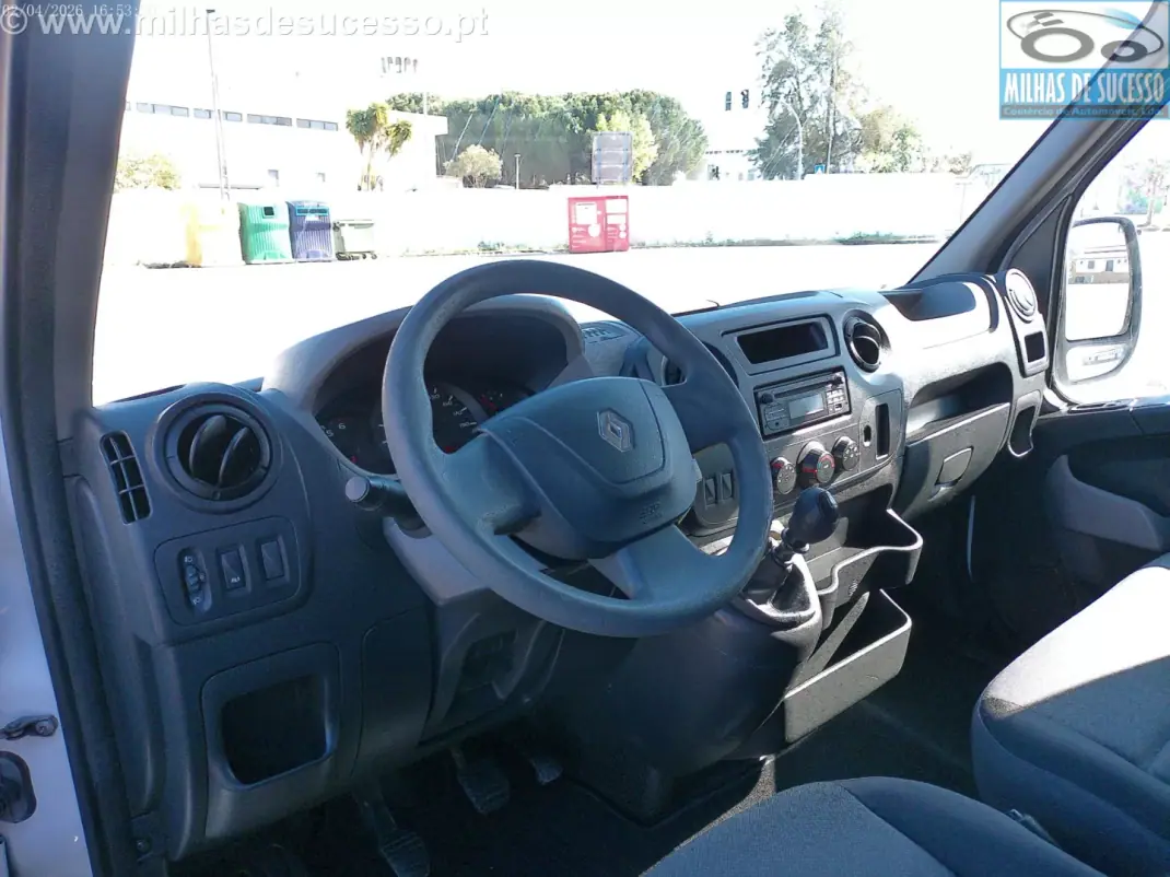 Renault 2017 - 16750 EUR, 185000 km - AUTO.MOTO.pt - 185000km - foto 10 de 21