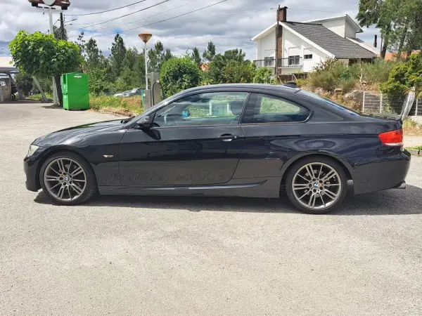 BMW 320 2008 - 13750 EUR, 258755 km - AUTO.MOTO.pt - 258755km - foto 10 de 35