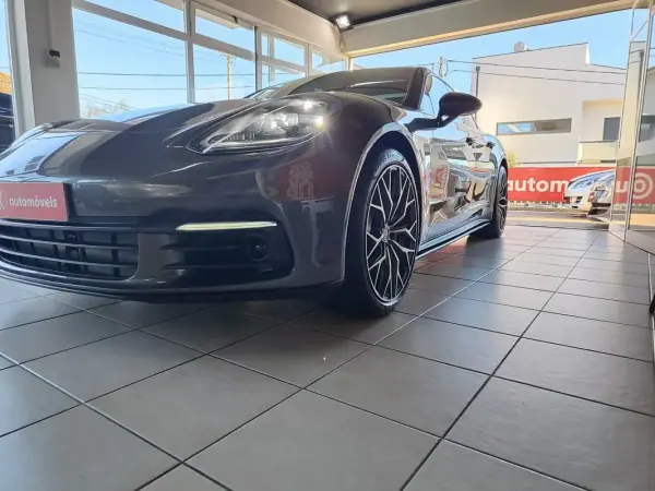 Porsche Panamera 2017 - 67750 EUR, 99900 km - AUTO.MOTO.pt - 99900km - foto 6 de 46