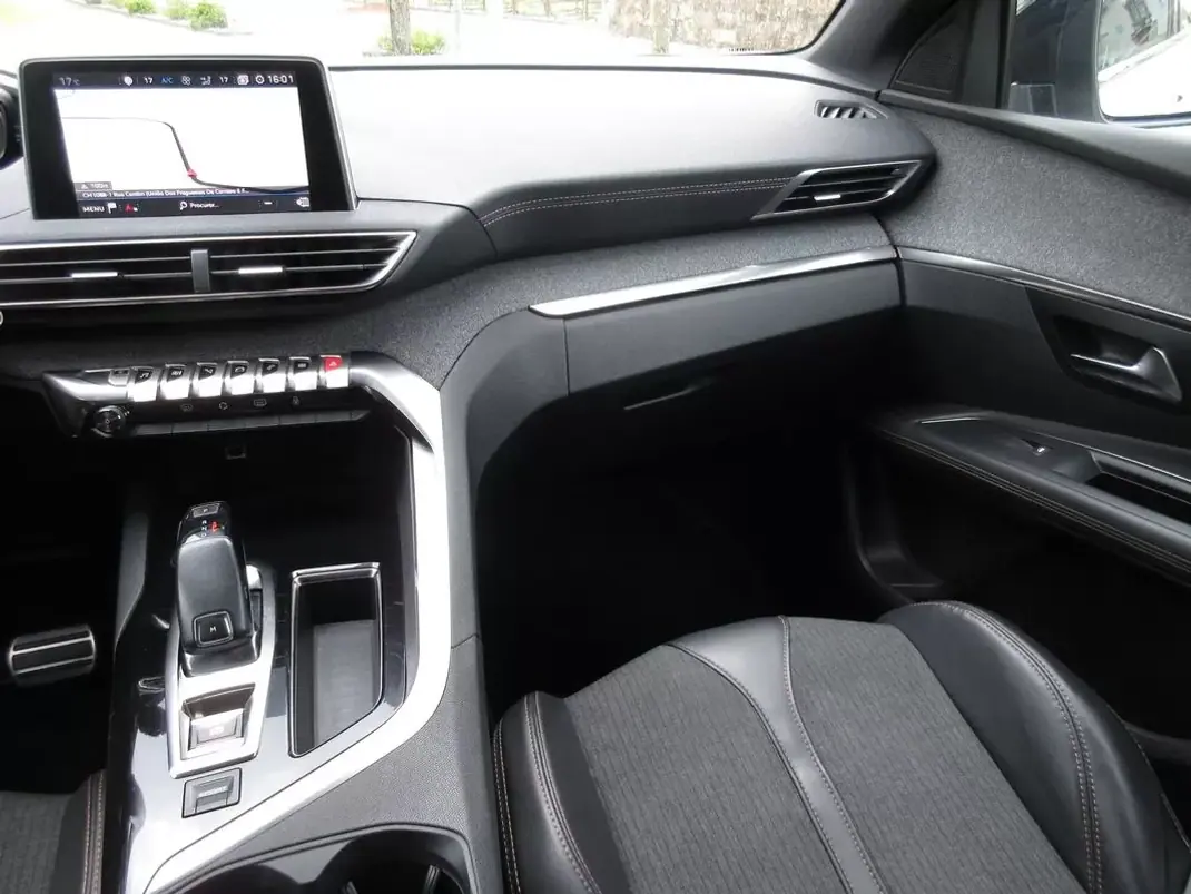 Peugeot 3008 2017 - 16990 EUR, 209000 km - 209000km - foto 37 de 48