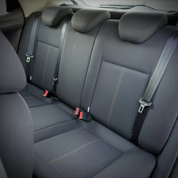 SEAT Ibiza 2011 - 5900 EUR, 204000 km - AUTO.MOTO.pt - 204000km - foto 16 de 20