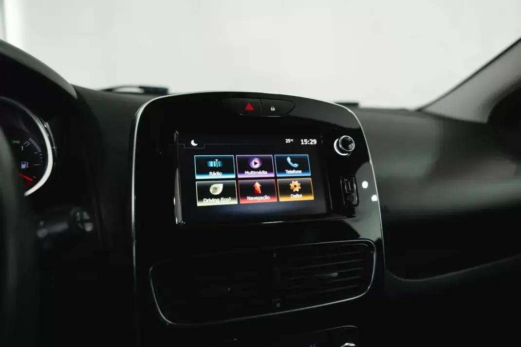 Renault Clio 2019 - 13950 EUR, 33271 km - 33271km - foto 36 de 59