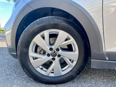 Volkswagen Taigo 2023 - 20980 EUR, 43950 km - AUTO.MOTO.pt - 43950km - foto 8 de 23