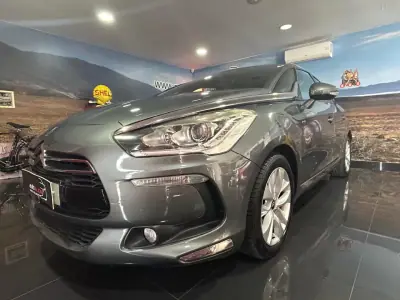 Citroën DS5 2013 - 10500 EUR, 205941 km - AUTO.MOTO.pt - 205941km - foto 3 de 22