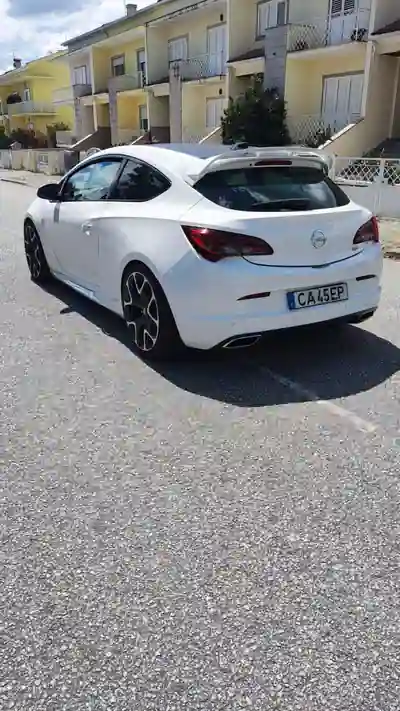 Opel Astra GTC 2016 - 22490 EUR, 92000 km - AUTO.MOTO.pt - 92000km - foto 3 de 15