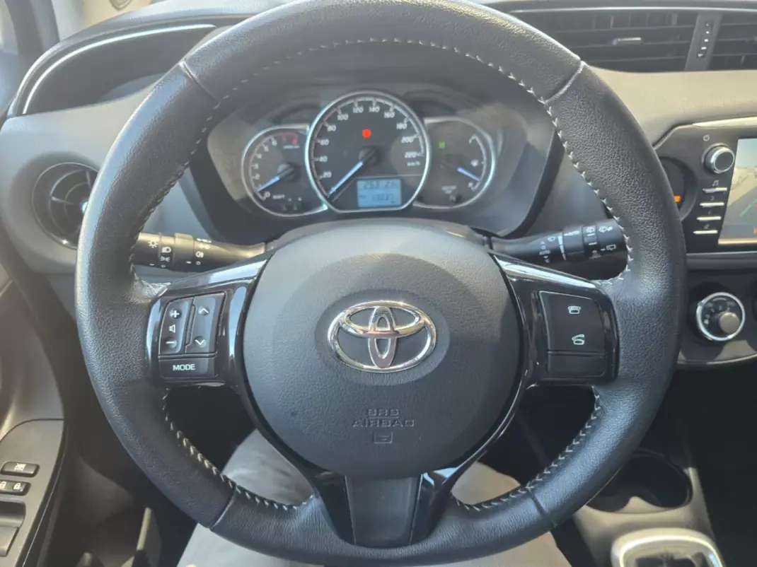 Toyota Yaris 2020 - 12900 EUR, 127000 km - 127000km - foto 16 de 17