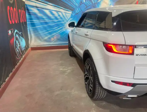 Land Rover Range Rover Evoque 2016 - 16999 EUR, 105000 km - AUTO.MOTO.pt - 105000km - foto 20 de 49