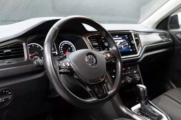 Volkswagen T-Roc 2019 - 21900 EUR, 135000 km - AUTO.MOTO.pt - 135000km - foto 26 de 48