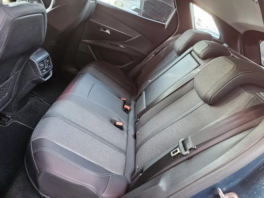 Peugeot 3008 2022 - 20999 EUR, 112000 km - AUTO.MOTO.pt - 112000km - foto 9 de 19