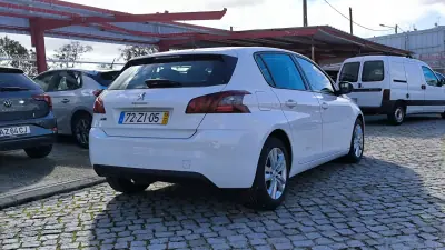 Peugeot 308 2019 - 11950 EUR, 92533 km - AUTO.MOTO.pt - 92533km - foto 4 de 8