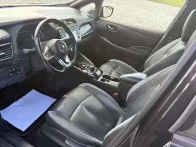 Nissan Leaf 2018 - 13999 EUR, 69000 km - AUTO.MOTO.pt - 69000km - foto 7 de 30