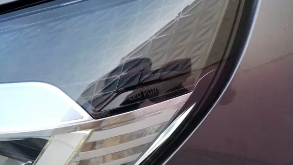 Renault Captur 2022 - 15950 EUR, 77000 km - AUTO.MOTO.pt - 77000km - foto 12 de 42