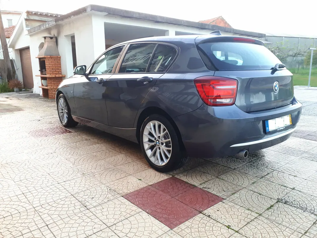 BMW 120 2014 - 11500 EUR, 248000 km - AUTO.MOTO.pt - 248000km - foto 4 de 8