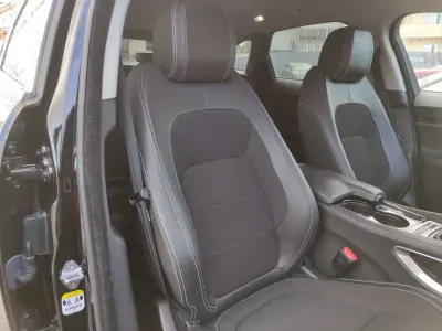 Jaguar F-Pace 2016 - 25900 EUR, 176000 km - AUTO.MOTO.pt - 176000km - foto 19 de 25