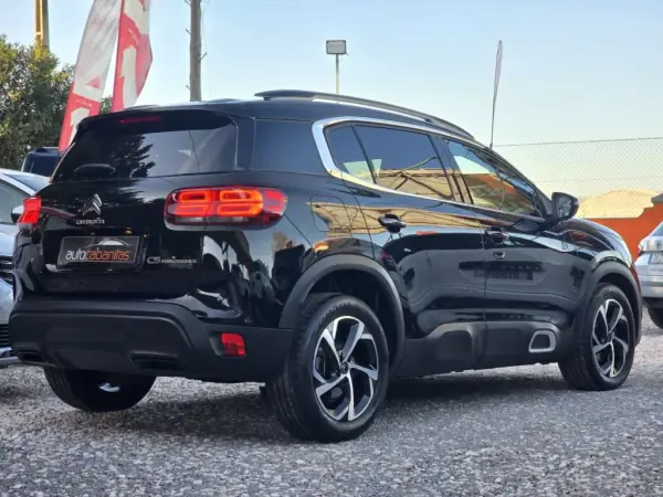 Citroën C5 Aircross 2019 - 18500 EUR, 117400 km - AUTO.MOTO.pt - 117400km - foto 3 de 24