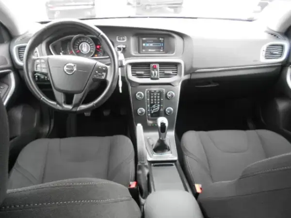 Volvo 121 2017 - 14900 EUR, 157026 km - AUTO.MOTO.pt - 157026km - foto 11 de 13