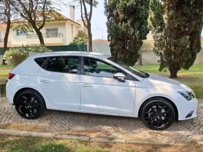 SEAT Leon 2014 - 10990 EUR, 179115 km - AUTO.MOTO.pt - 179115km - foto 8 de 16