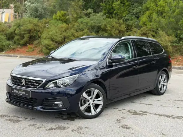 Peugeot 308 2020 - 13900 EUR, 100002 km - AUTO.MOTO.pt - 100002km - foto 2 de 21