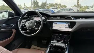 Audi e-tron Sportback 2022 - 32990 EUR, 82000 km - AUTO.MOTO.pt - 82000km - foto 33 de 43