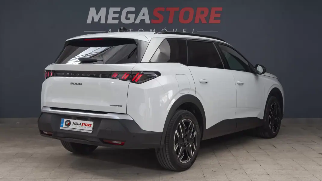 Peugeot 5008 2025 - 32850 EUR, 15000 km - 15000km - foto 6 de 38
