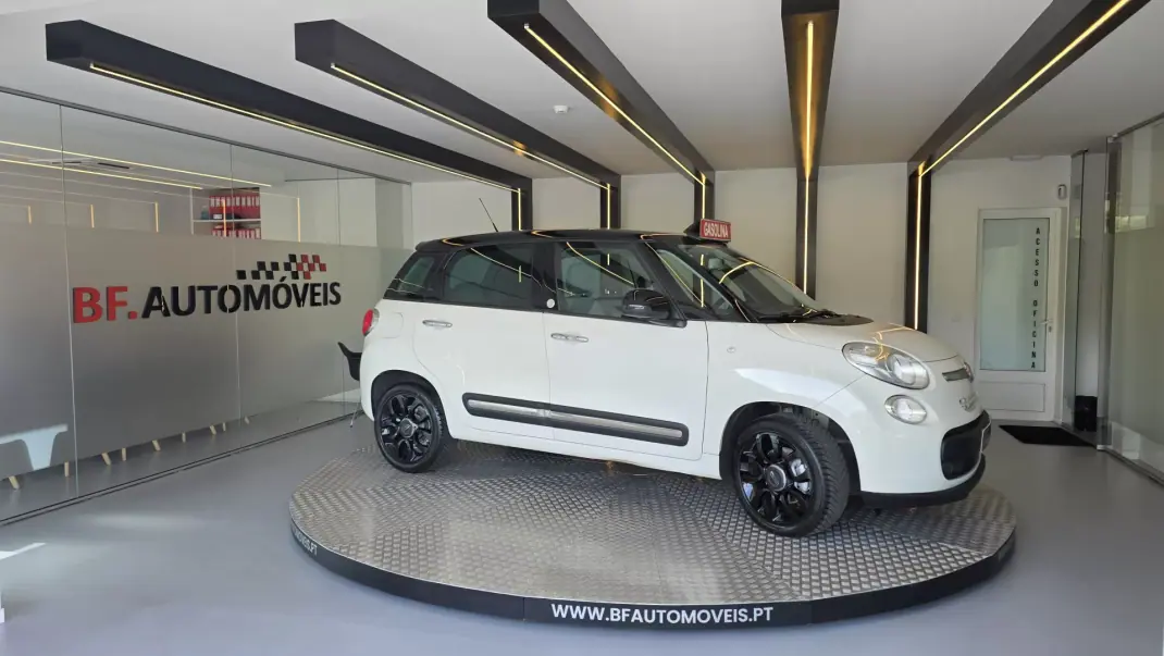 Fiat 500L 2013 - 7900 EUR, 153161 km - AUTO.MOTO.pt - 153161km - foto 9 de 55