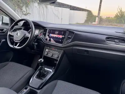 Volkswagen T-Roc 2020 - 23500 EUR, 88000 km - AUTO.MOTO.pt - 88000km - foto 16 de 27