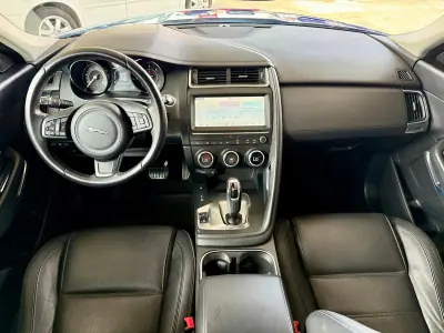 Jaguar E-Pace 2018 - 27990 EUR, 120110 km - AUTO.MOTO.pt - 120110km - foto 11 de 32