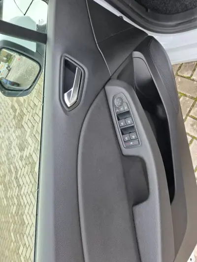 Renault Clio 2021 - 17000 EUR, 58800 km - AUTO.MOTO.pt - 58800km - foto 15 de 24
