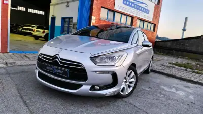 Citroën DS5 2012 - 10900 EUR, 184000 km - AUTO.MOTO.pt - 184000km - foto 16 de 17