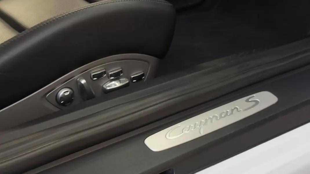 Porsche 718 Cayman 2016 - 59900 EUR, 109000 km - 109000km - foto 27 de 41