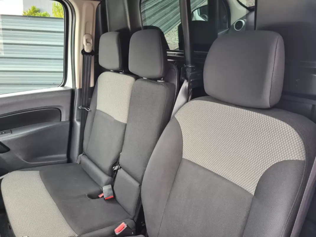 Renault KANGOO 1.5 BLUE DCI 3LUG EDITION ONE 2018 - 11490 EUR, 159000 km - AUTO.MOTO.pt - 159000km - foto 10 de 12