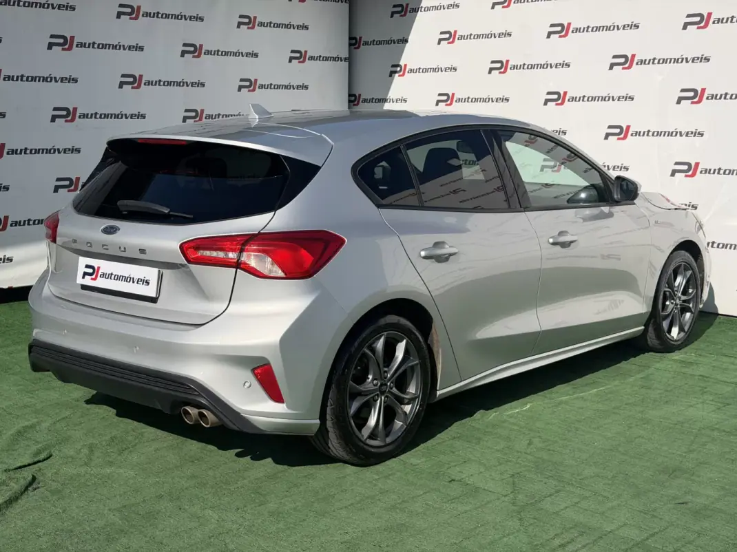 Ford Focus 2020 - 16500 EUR, 72439 km - AUTO.MOTO.pt - 72439km - foto 6 de 15