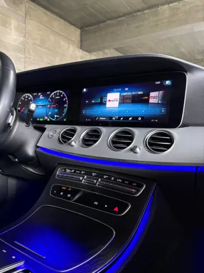 Mercedes-Benz E 300 2022 - 34500 EUR, 77100 km - AUTO.MOTO.pt - 77100km - foto 14 de 18