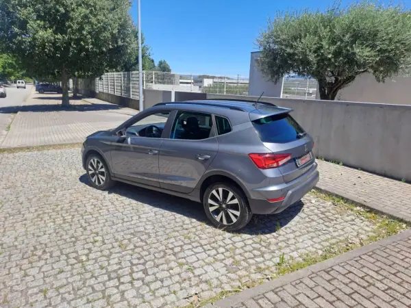 SEAT Arona 2018 - 14990 EUR, 93000 km - AUTO.MOTO.pt - 93000km - foto 4 de 12