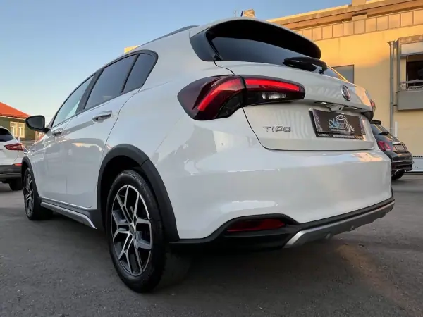 Fiat Tipo Cross 2022 - 14950 EUR, 98000 km - AUTO.MOTO.pt - 98000km - foto 50 de 53