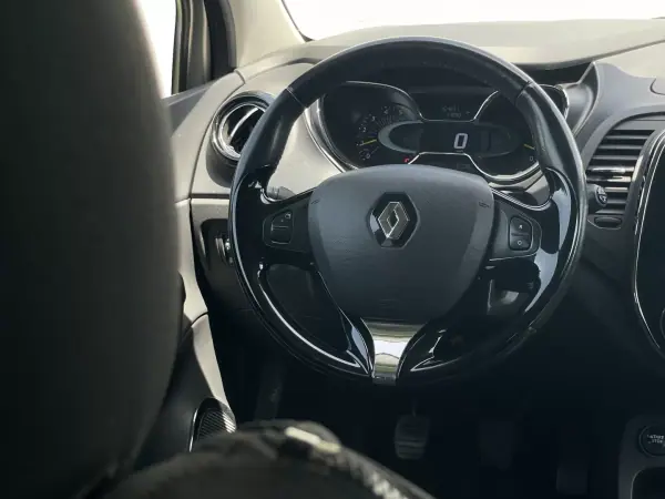 Renault Captur 2014 - 9750 EUR, 164700 km - AUTO.MOTO.pt - 164700km - foto 26 de 34