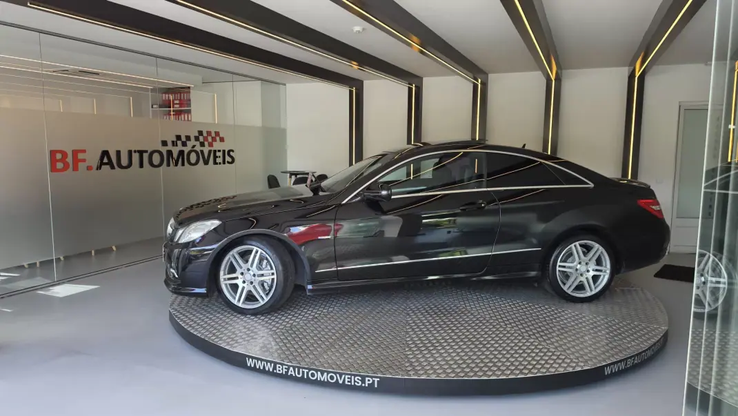 Mercedes-Benz E 350 2009 - 13900 EUR, 286432 km - 286432km - foto 14 de 58