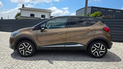 Renault Captur 2017 - 12990 EUR, 101000 km - AUTO.MOTO.pt - 101000km - foto 2 de 19