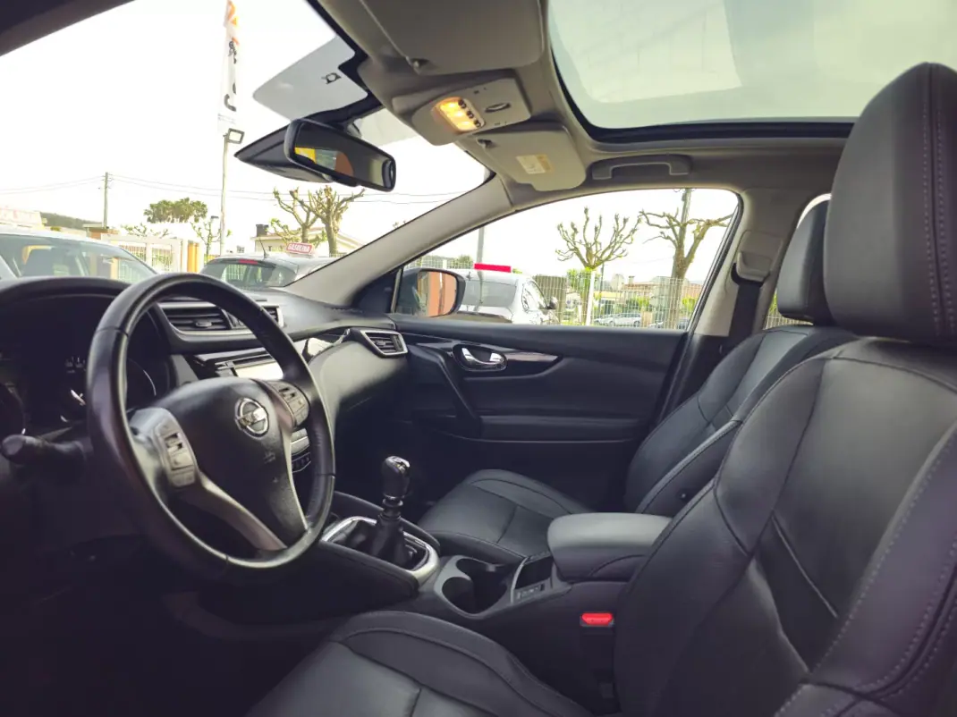 Nissan Qashqai 2016 - 17500 EUR, 101000 km - AUTO.MOTO.pt - 101000km - foto 8 de 15