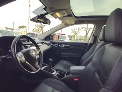 Nissan Qashqai 2016 - 17500 EUR, 101000 km - AUTO.MOTO.pt - 101000km - foto 8 de 15