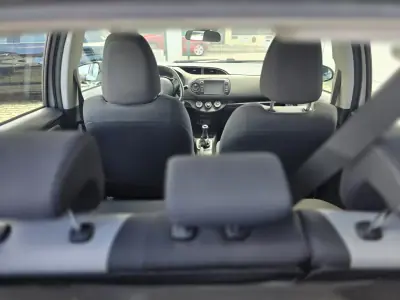Toyota Yaris 2020 - 13490 EUR, 130000 km - AUTO.MOTO.pt - 130000km - foto 13 de 14