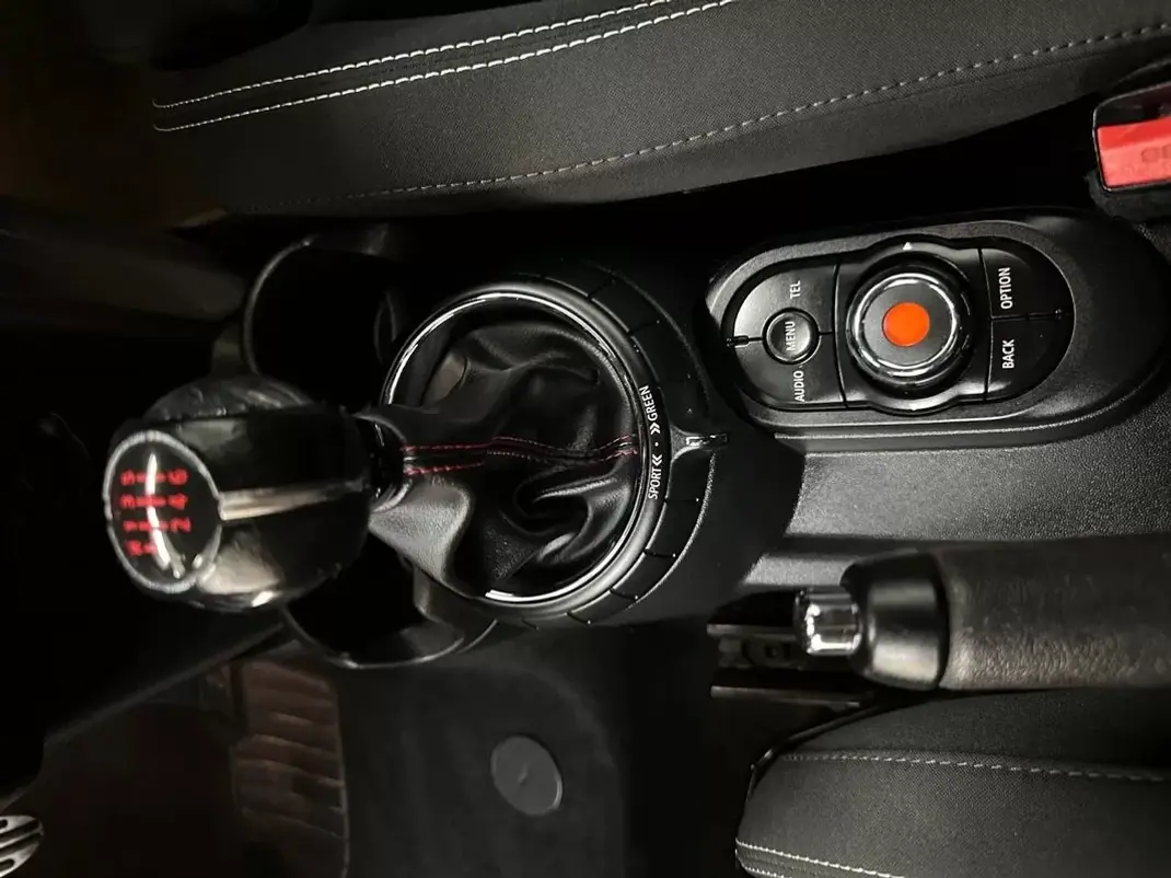 MINI 1000 2017 - 15500 EUR, 99980 km - AUTO.MOTO.pt - 99980km - foto 16 de 20