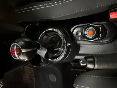 MINI 1000 2017 - 15500 EUR, 99980 km - AUTO.MOTO.pt - 99980km - foto 16 de 20